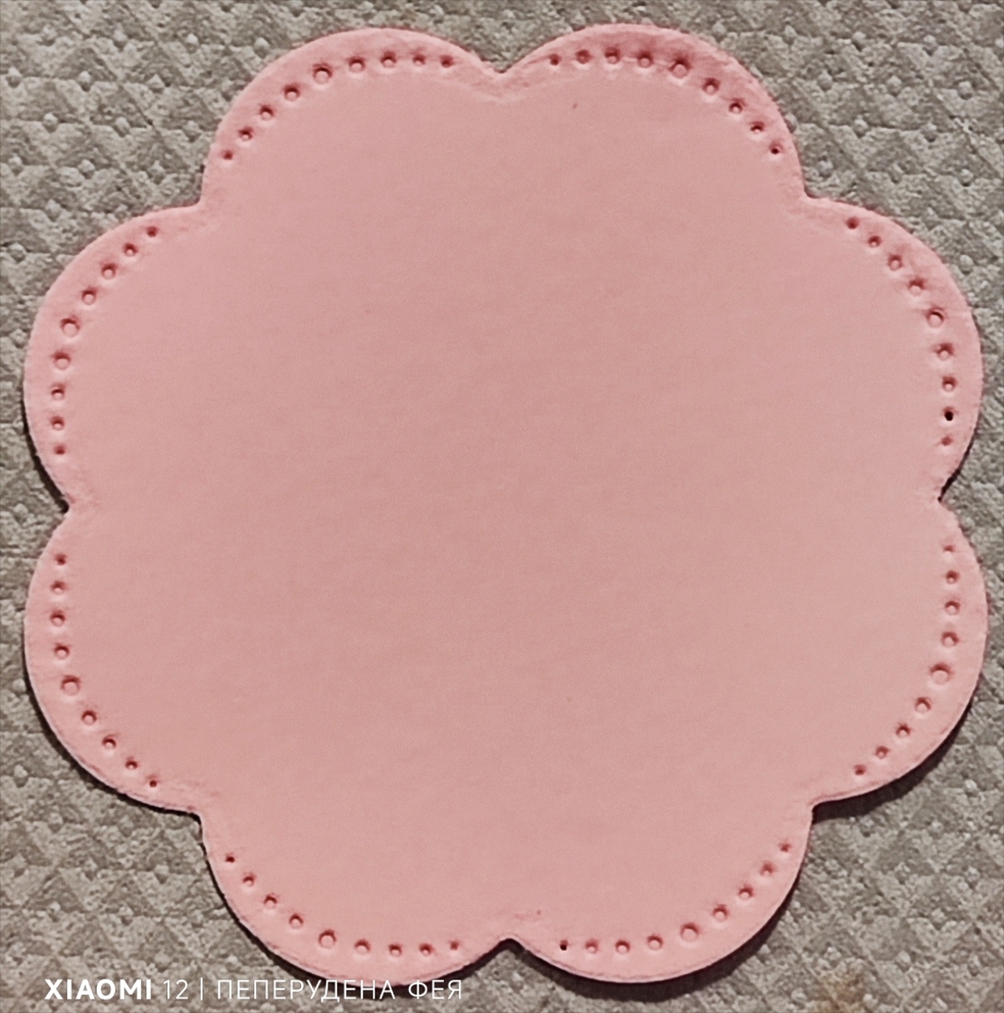 Керамична  КОШНИЧКА С ЦВЕТЯ  с  магнит