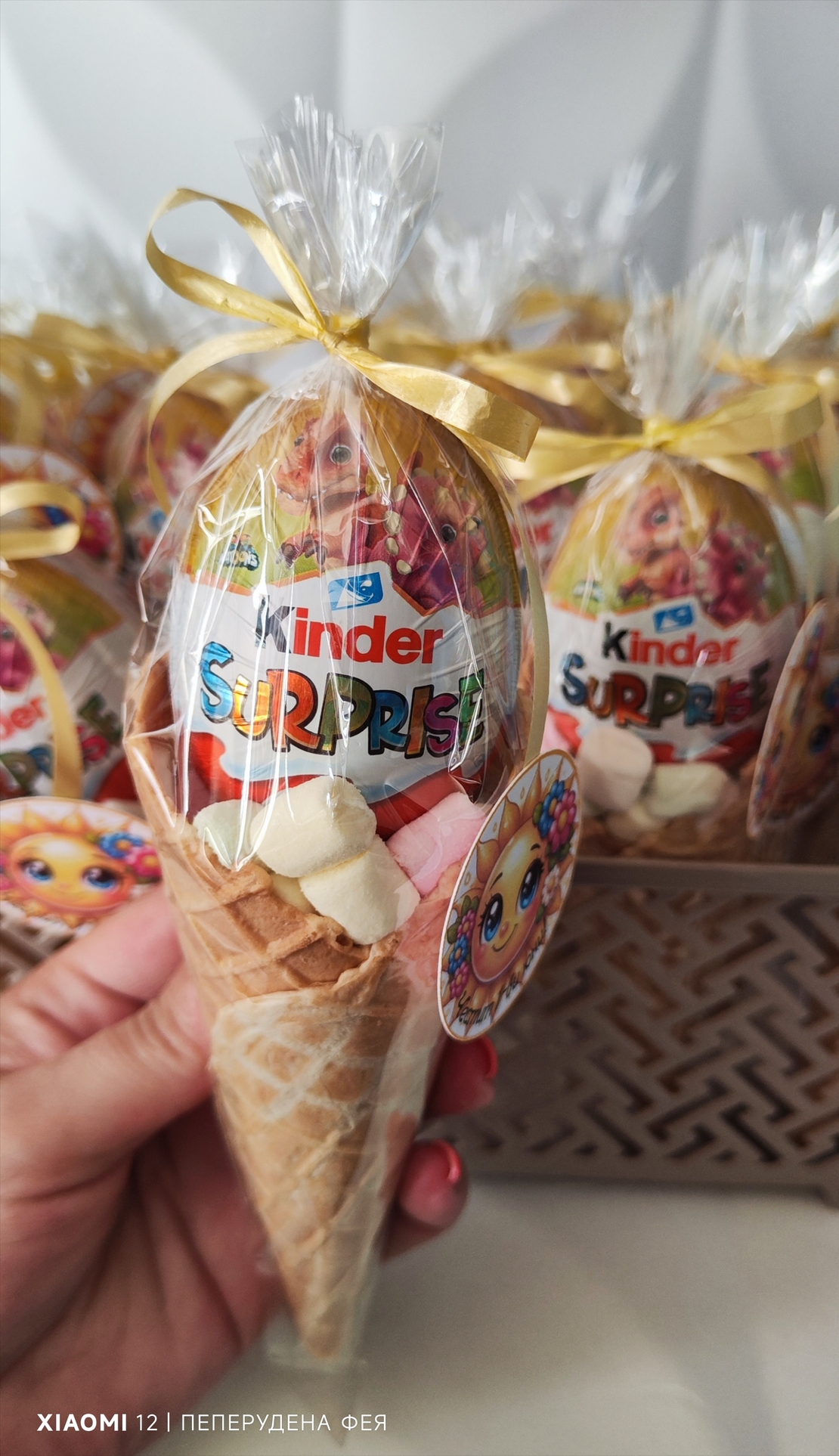 ФУНИЙКА С ШОКОЛАДОВО ЯЙЦЕ  KINDER + ШОКО КРИСПИ + МИНИ МАРШМЕЛОУЧЕТА