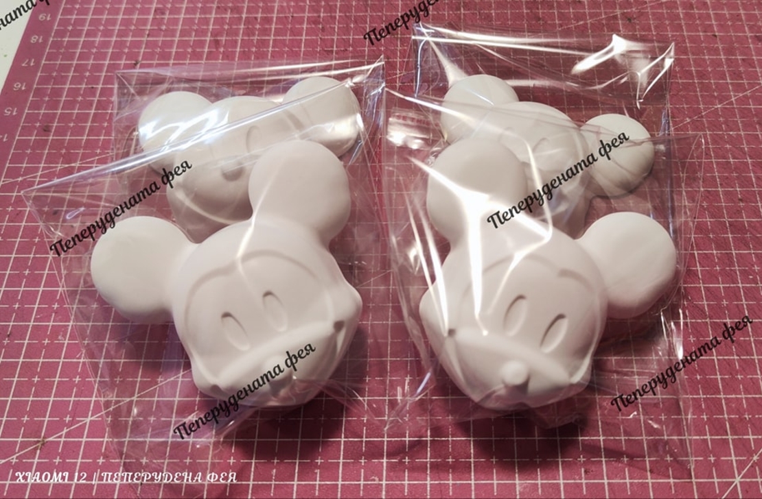 Керамичен комплект МИКИ МАУС  с  2бр. боички + 1бр. четка