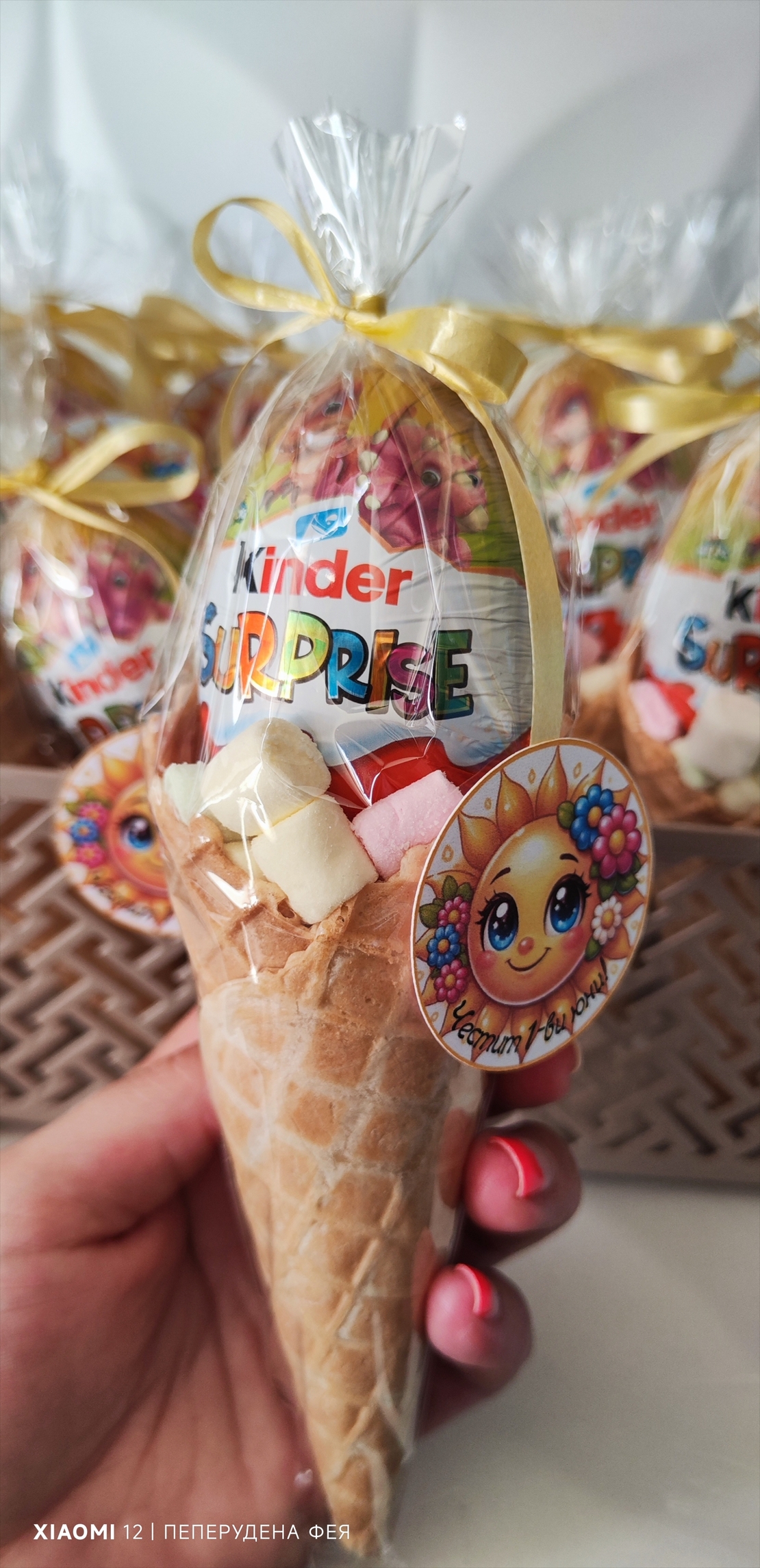 ФУНИЙКА С ШОКОЛАДОВО ЯЙЦЕ  KINDER + ШОКО КРИСПИ + МИНИ МАРШМЕЛОУЧЕТА