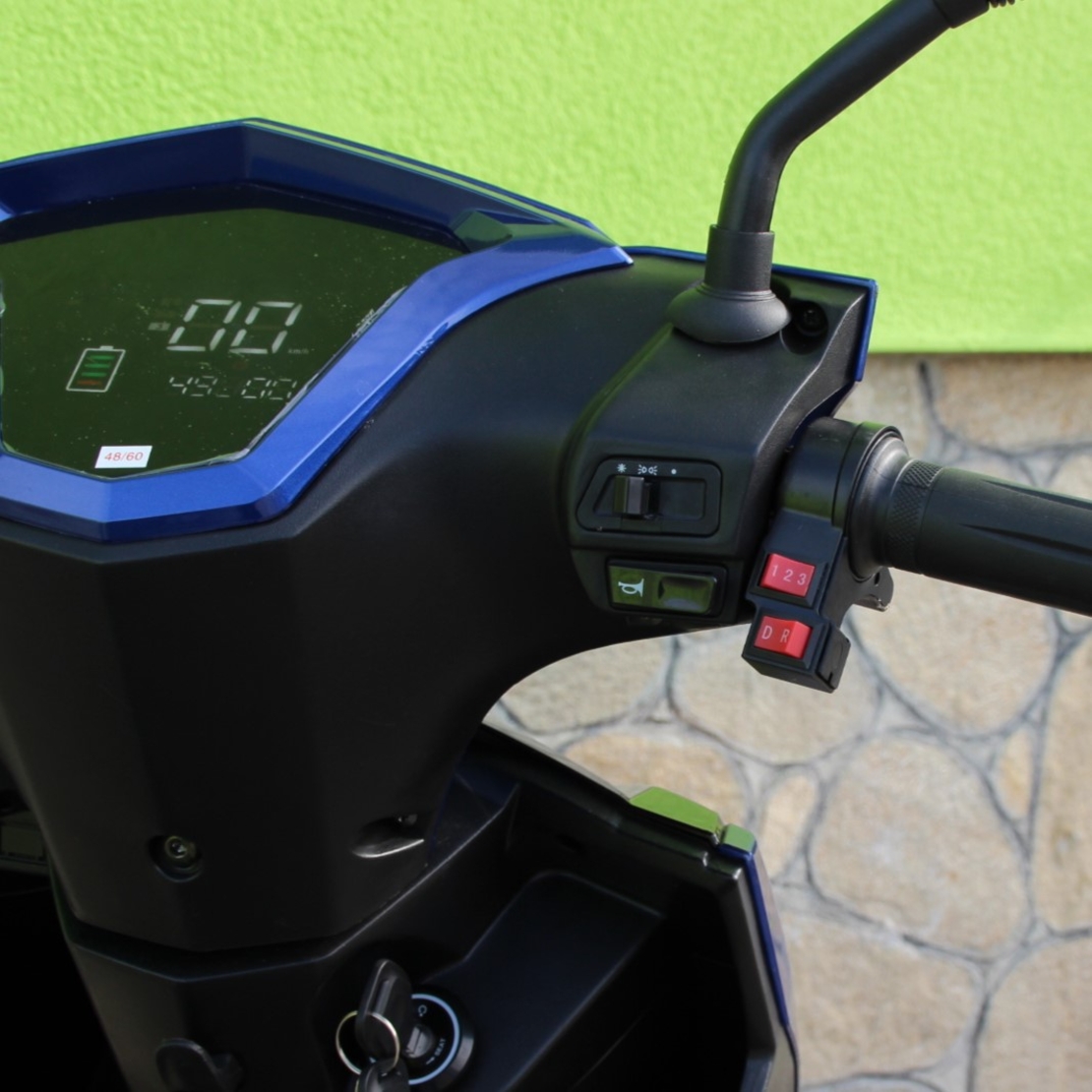 ЕЛЕКТРИЧЕСКА ТРИКОЛКА-СКУТЕР MAX SPORT 1500W BLUE