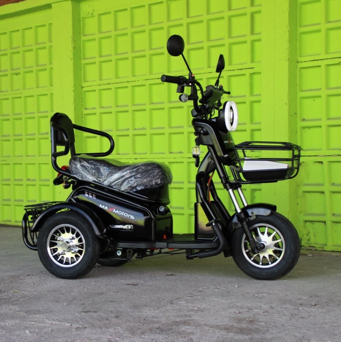 Двуместна електрическа триколка MaxMotors Pudding 1800W BLACK