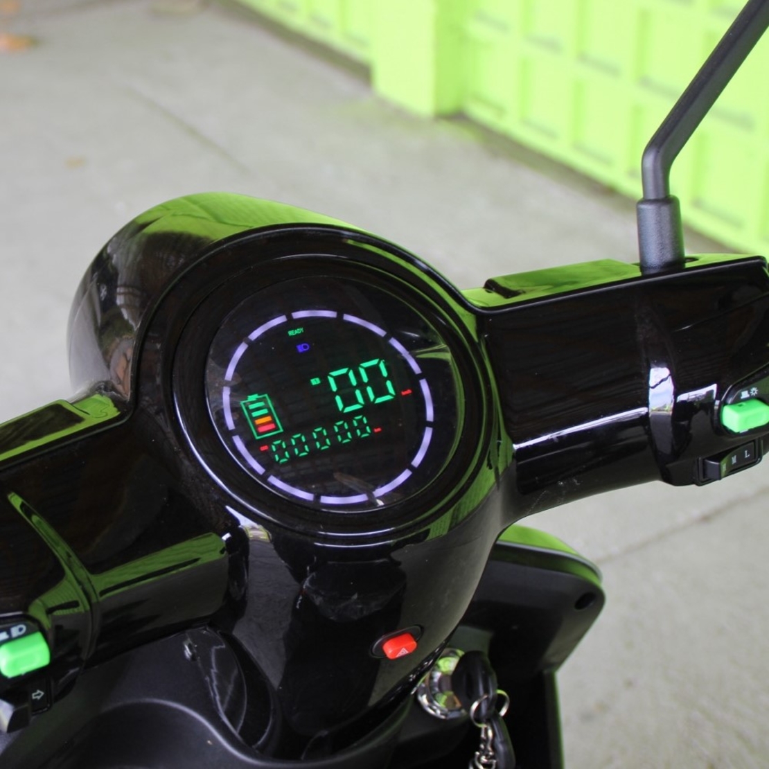 Електрическа Фамозна триколка MaXmotors FM1 1500W – BLACK