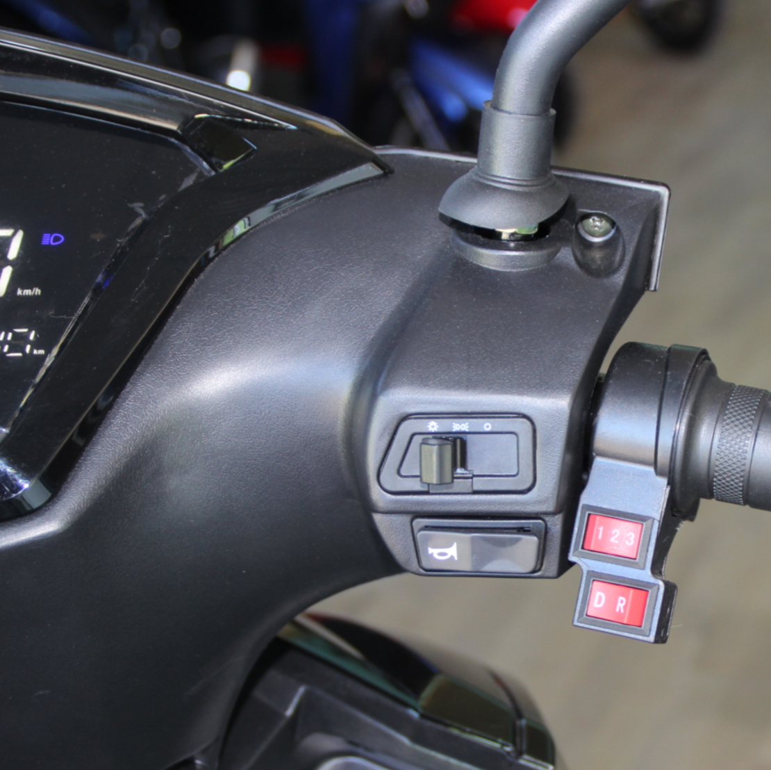 ЕЛЕКТРИЧЕСКА ТРИКОЛКА-СКУТЕР MAX SPORT 1500W BLACK