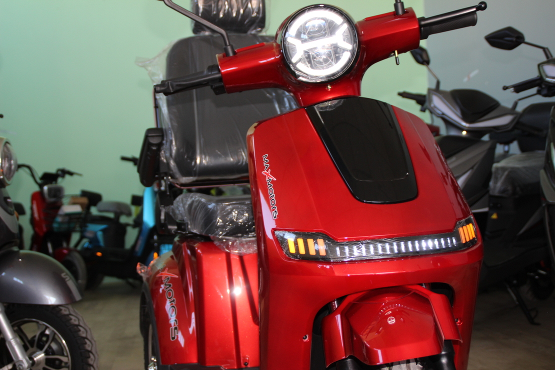 Електрическа триколка Max Motors FM2 PRO 1800W, 25Ah, RED