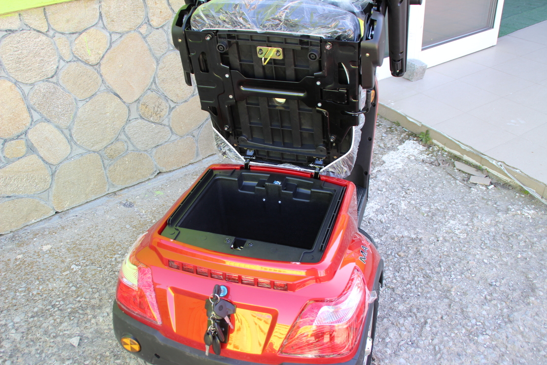 Електрическа триколка Max Motors FM2 PRO 1800W, 25Ah, RED