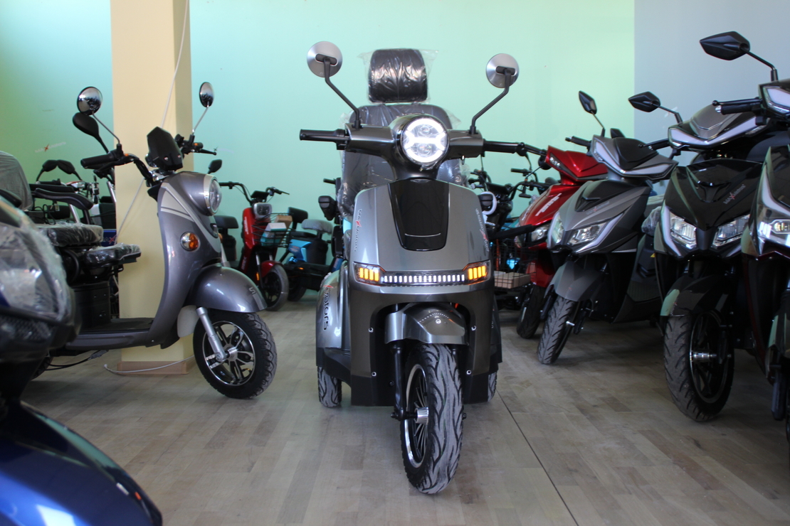 Електрическа триколка Max Motors FM2 PRO 1800W, 25Ah, GRAY