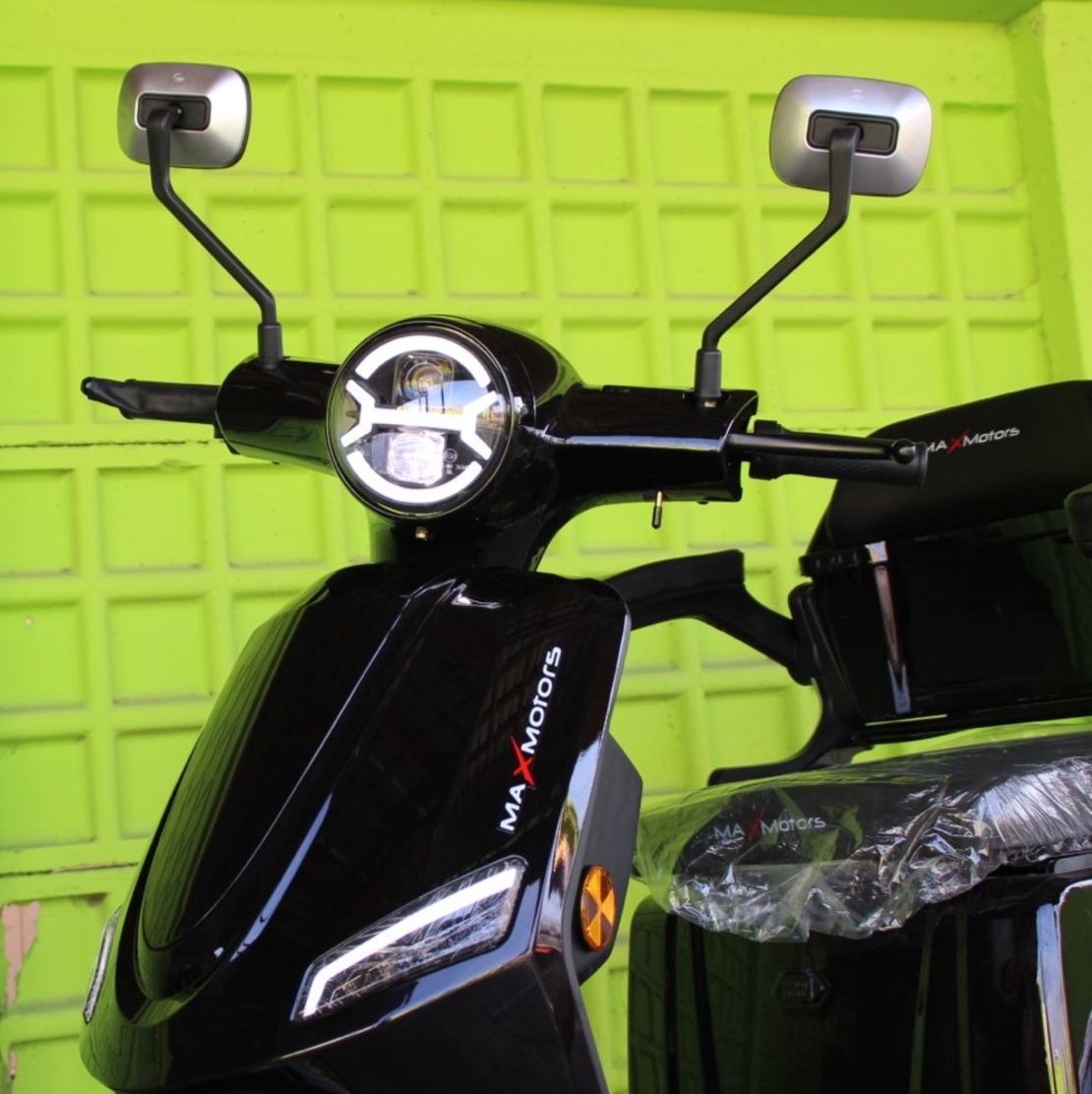 Електрическа Фамозна триколка MaXmotors FM1 1500W – BLACK