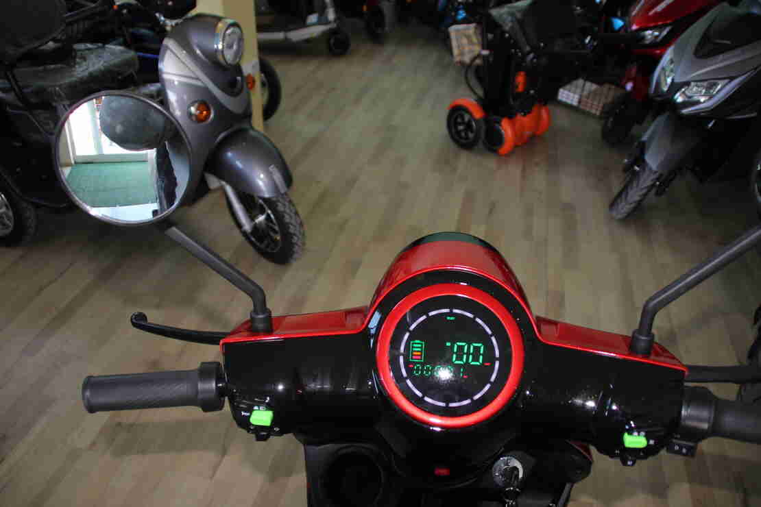 Електрическа триколка Max Motors FM2 PRO 1800W, 25Ah, RED