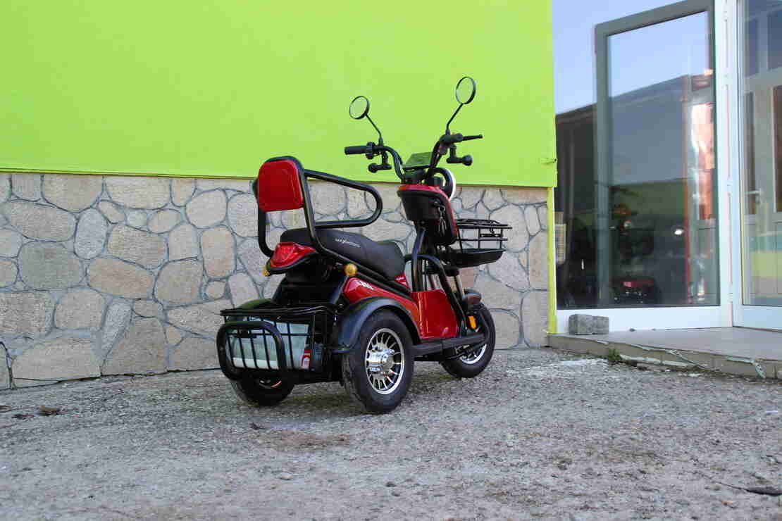 Двуместна електрическа триколка MaxMotors Pudding 1800W-48V-20Ah RED