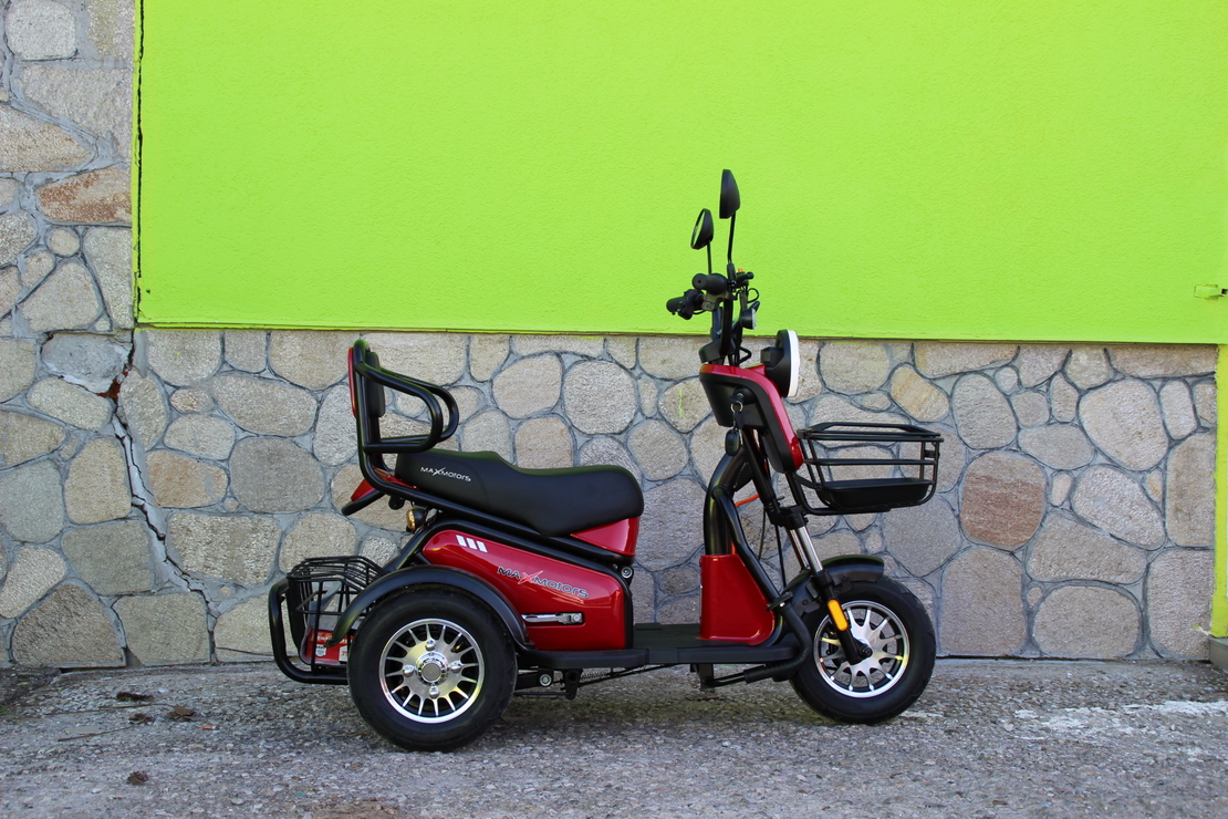Двуместна електрическа триколка MaxMotors Pudding 1800W-48V-20Ah RED