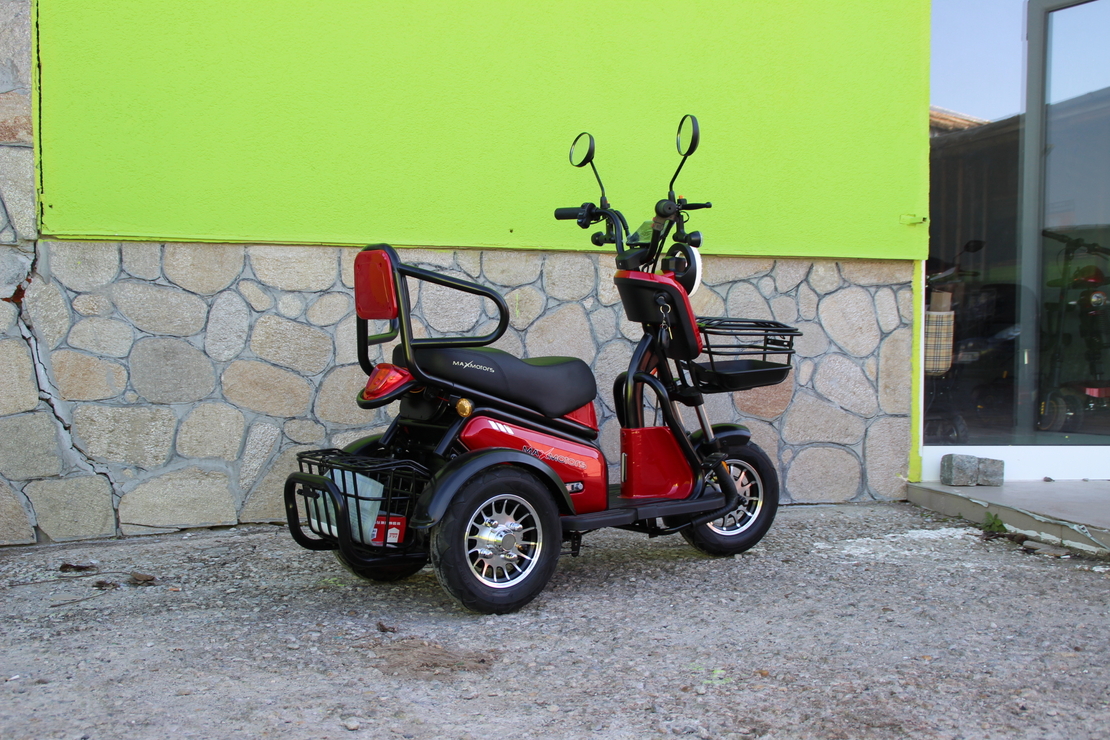 Двуместна електрическа триколка MaxMotors Pudding 1800W-48V-20Ah RED