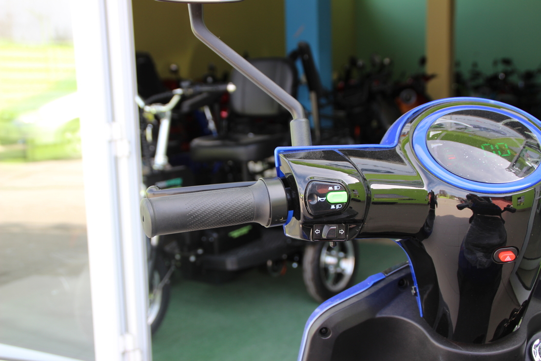 Електрическа Фамозна триколка MaXmotors FM1 1500W – BLUE