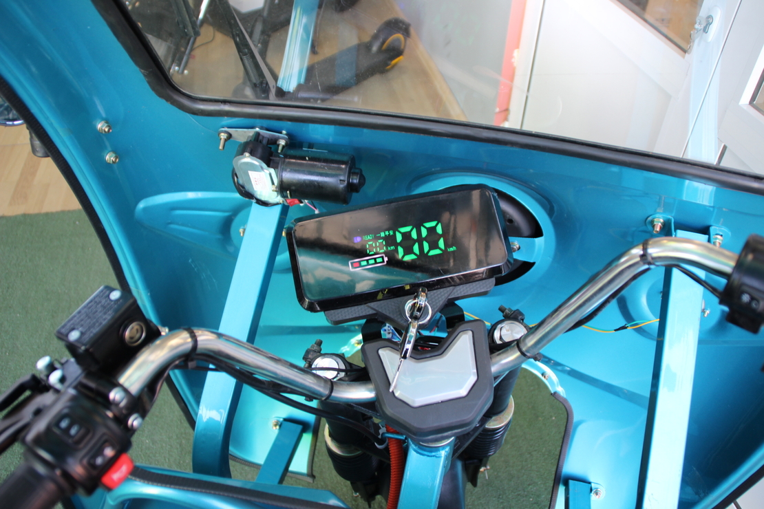 Електрическа Селскостопанска Триколка с Покрив 2000W Maxmotors
