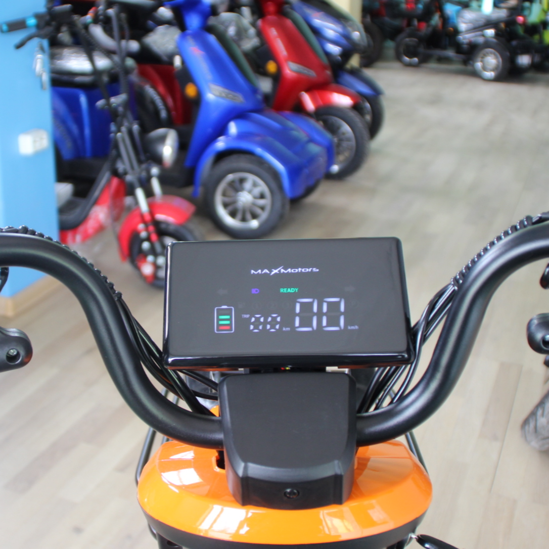 Уникална Триместна Триколка MaxMotors X1 NEW