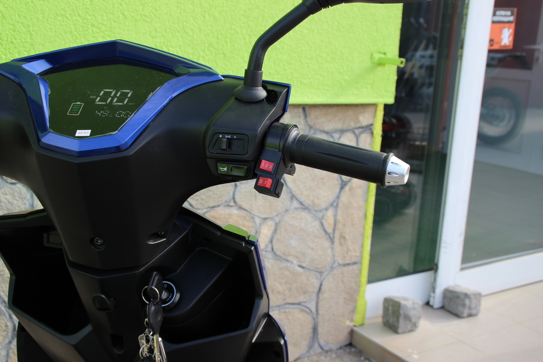 ЕЛЕКТРИЧЕСКА ТРИКОЛКА-СКУТЕР MAX SPORT 1500W BLUE