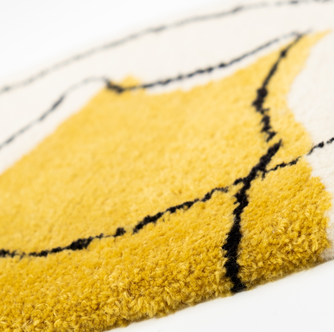 Ръчно изработено килимче за котки MODERN CAT-OCHRE от новозеландска вълна
