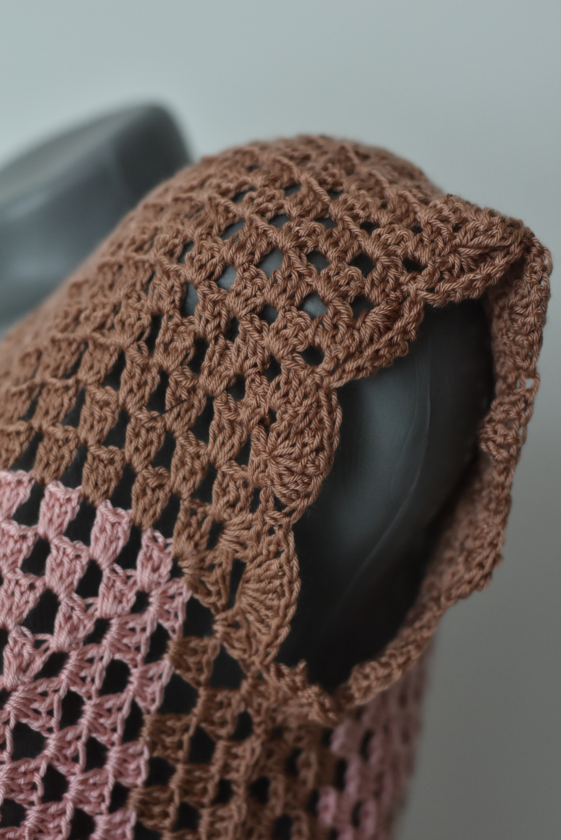 Hand-knitted openwork blouse with floral motifs - Boho Chic Elegance