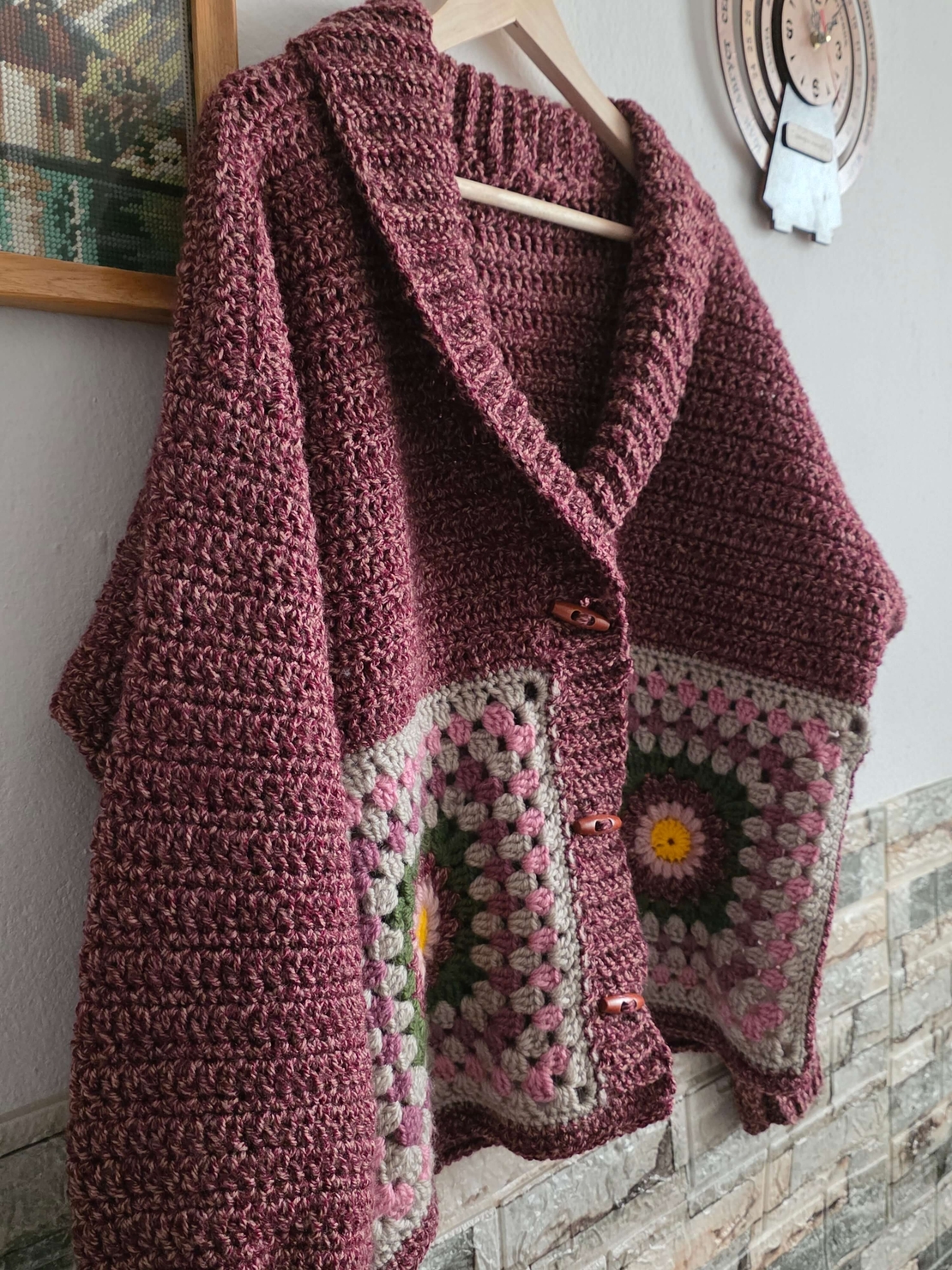 Уникална Ръчно Плетена Жилетка с Бабини Квадрати-Модел 