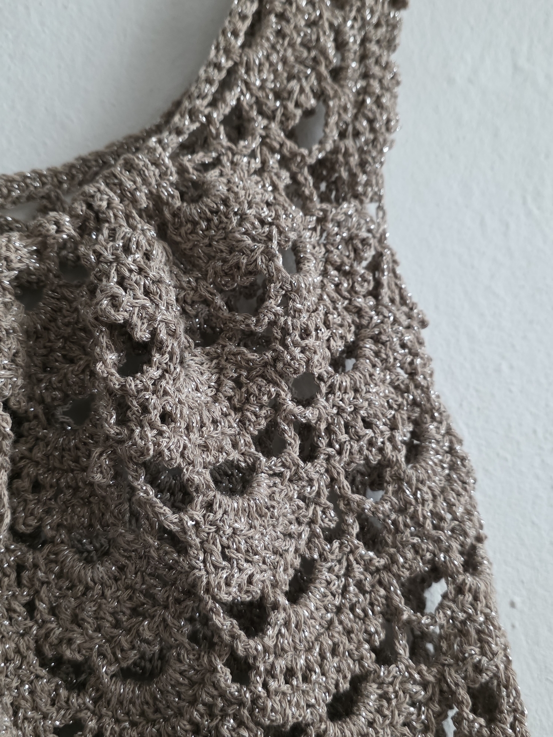 Летен Ръчно Плетен Елек/Болеро с Елегантен Блясък-Модел 