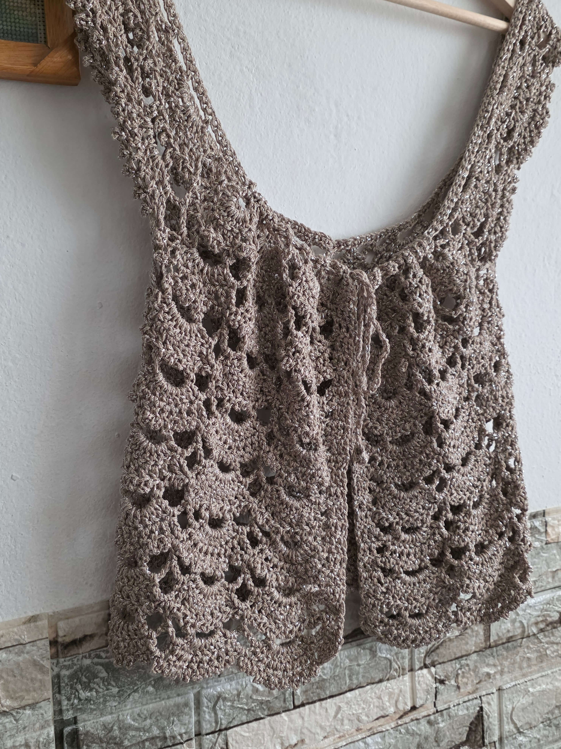 Летен Ръчно Плетен Елек/Болеро с Елегантен Блясък-Модел 