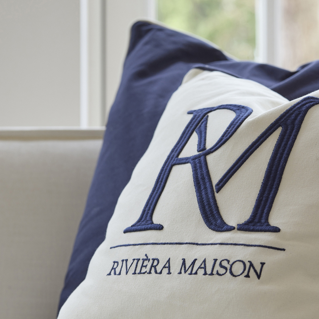 Възглавница RM Monogram,бяла,50см/50см