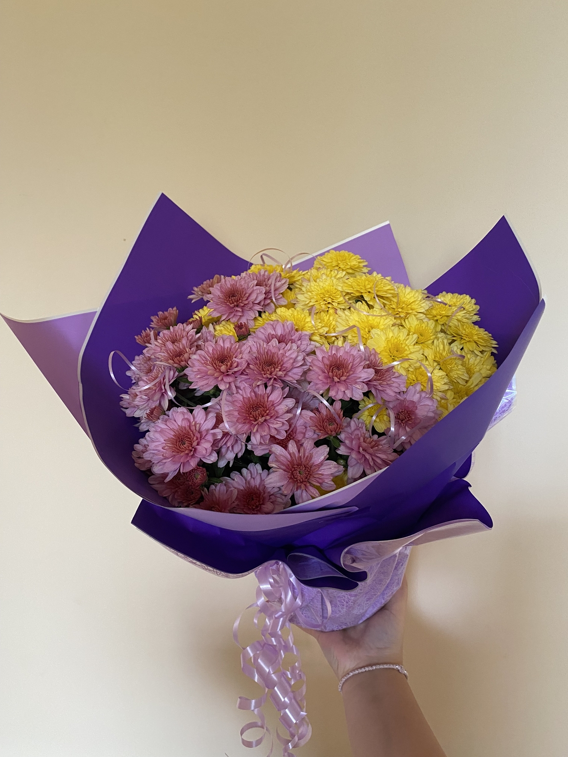 Опаковане на цвете в саксия за подарък