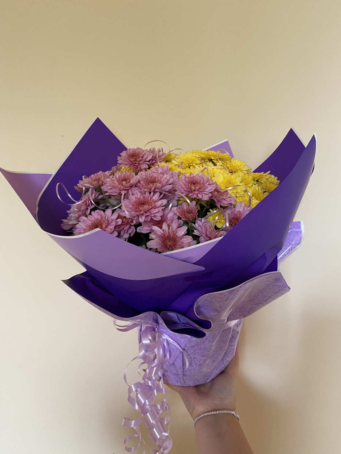 Опаковане на цвете в саксия за подарък