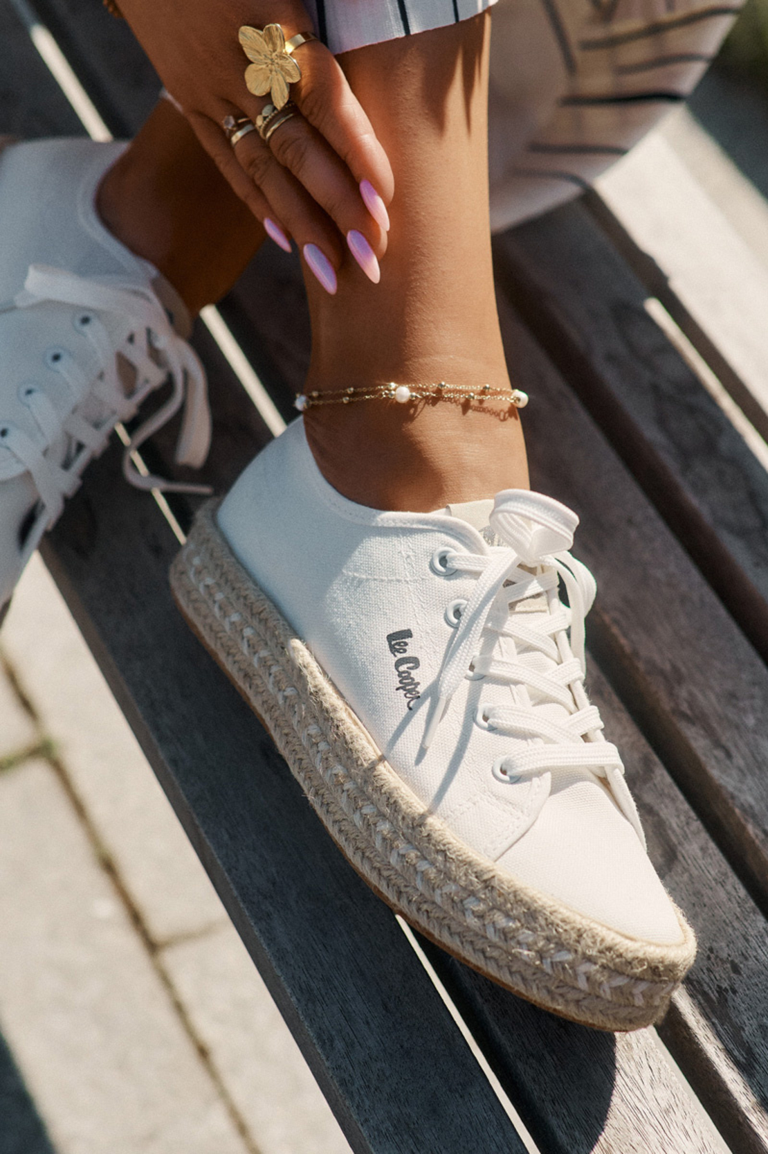 Дамски текстилни кецове с плитка на подметката от Lee Cooper