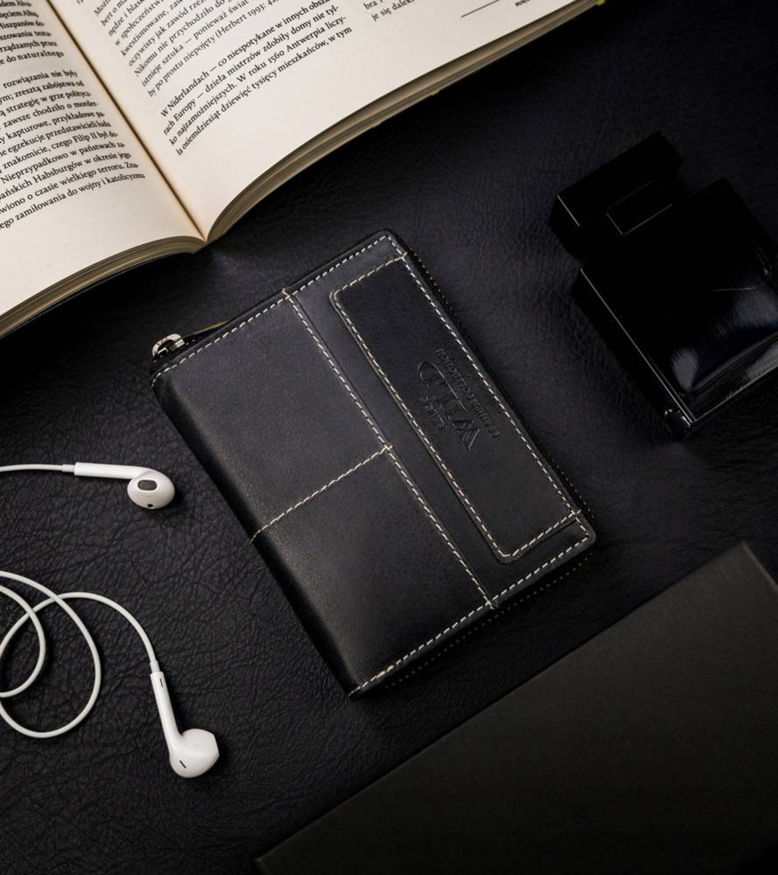 Голям, вертикален кожен портфейл с RFID - Always Wild