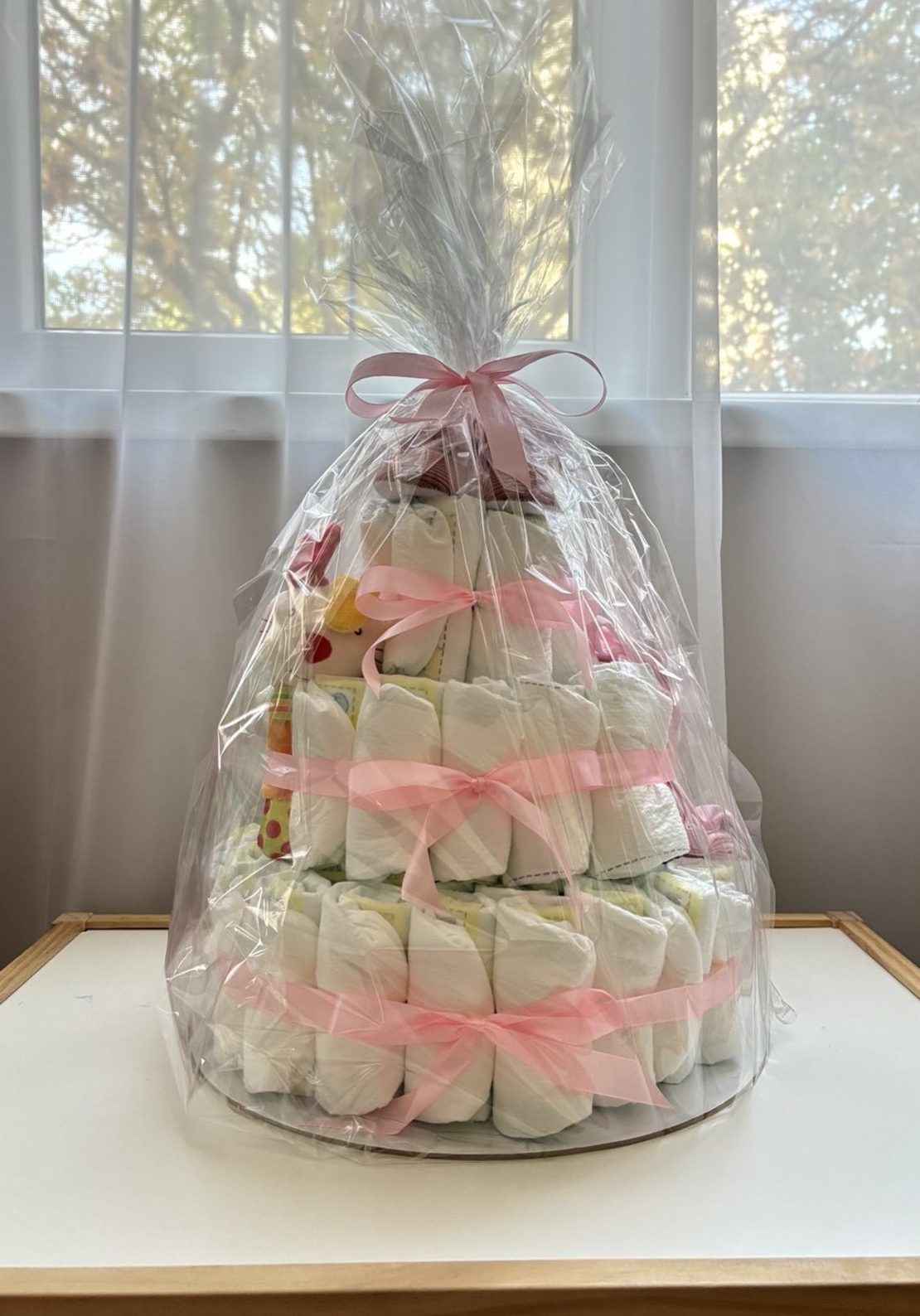 Подарък за новородено - торта от памперси - Вариант 3