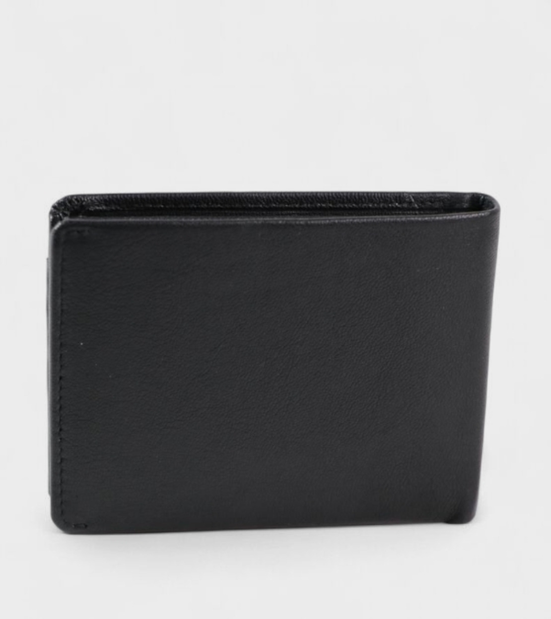 Мъжки портфейл от естествена кожа в черно марка Pierre Cardin