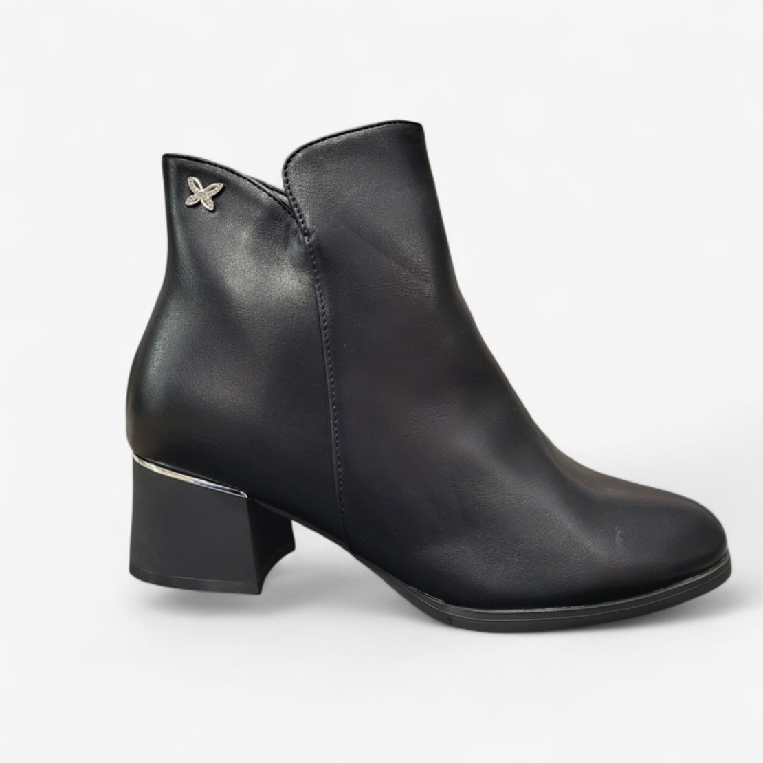 Дамски елегантни боти на ток в черно B4162-1 black