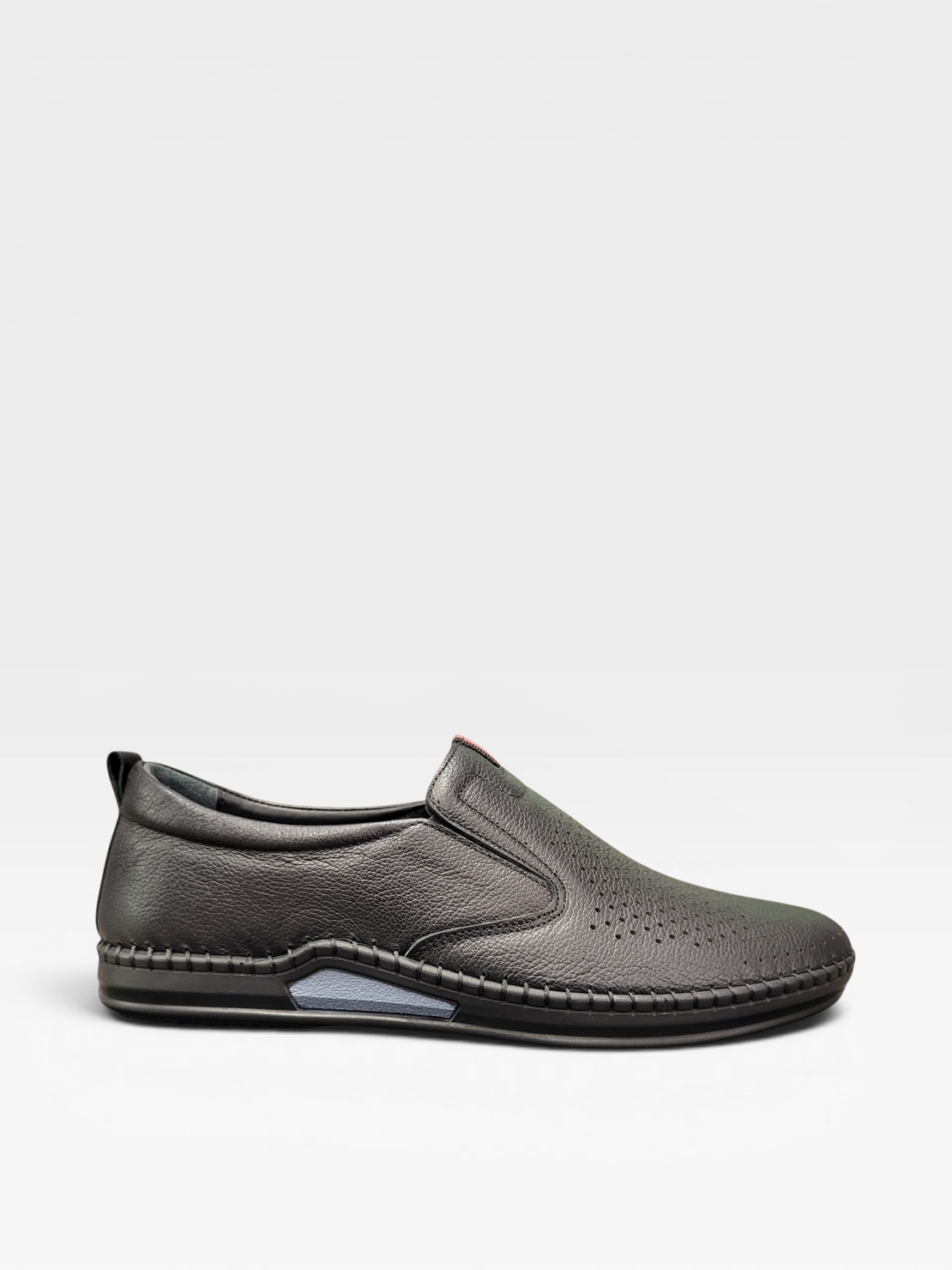 Мъжки обувки от естествена кожа slip-on в черно 7104 black