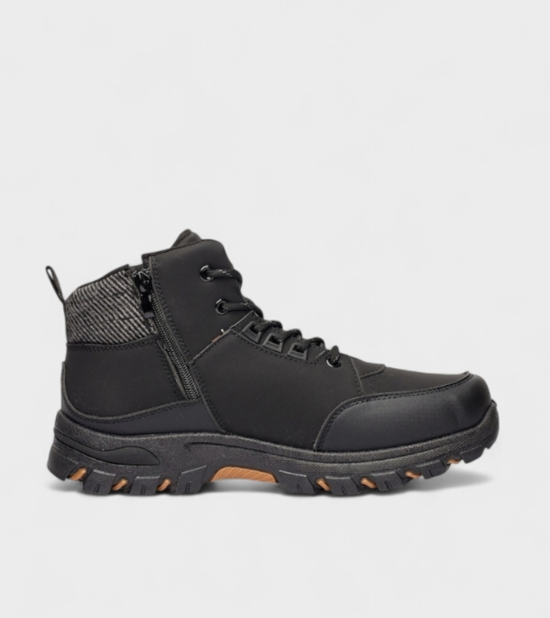 Мъжки боти подходящи и за широк крак модел: W210080 black