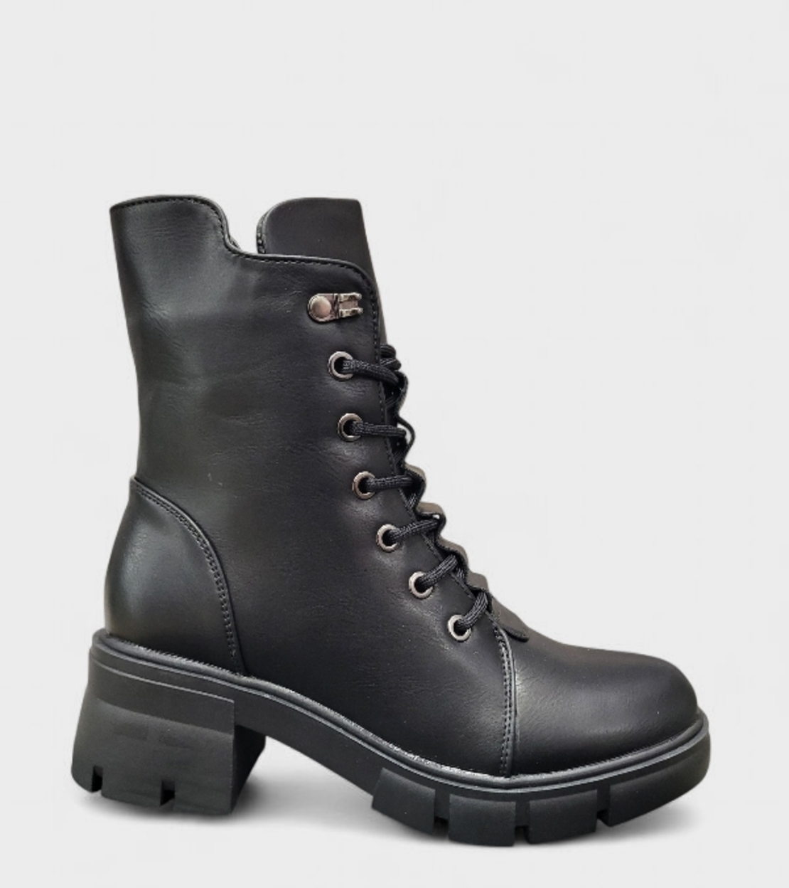 Дамски зимни боти с връзки и дебела подметка черни B4108-1 black