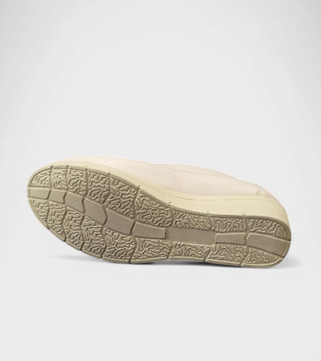 Дамски обувки с лека платформа в бежов цвят 1825 beige