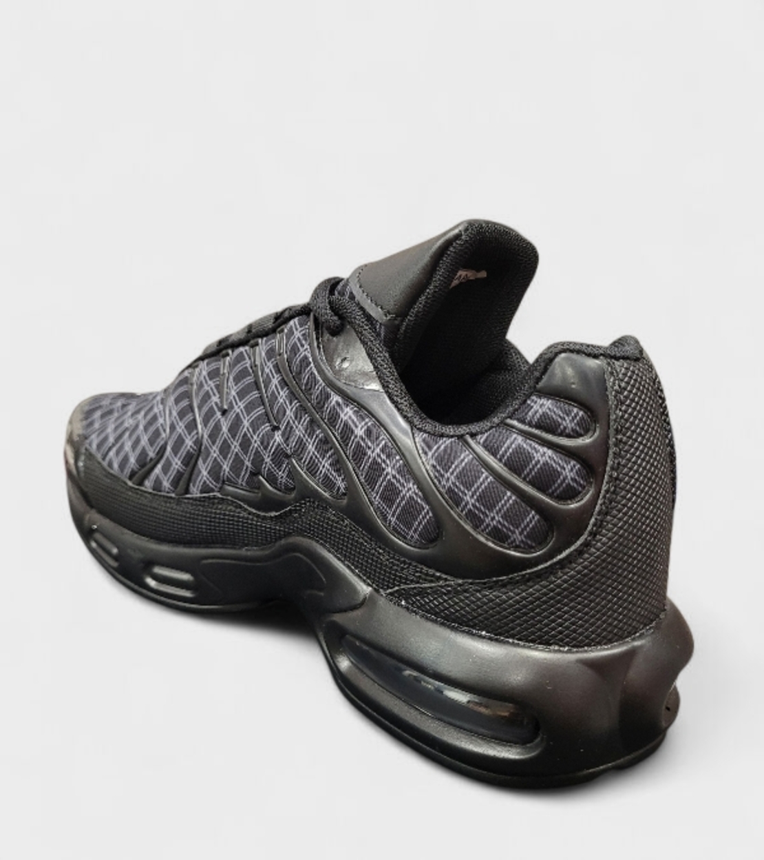 Мъжки маратонки в черно, по дизайн на Nike – М017-11 Black