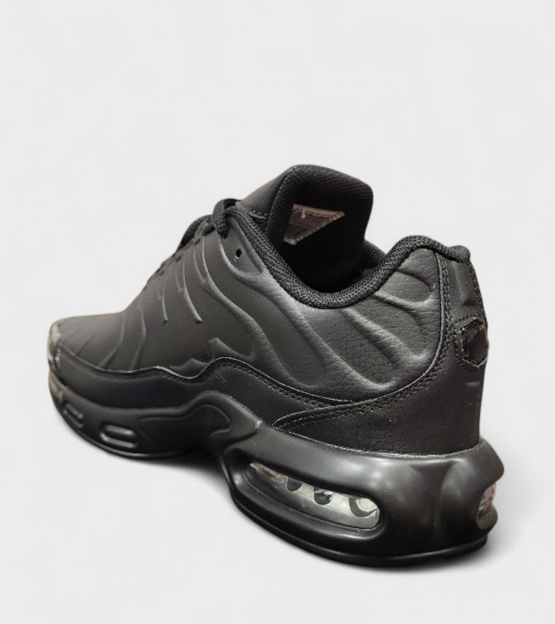 Мъжки маратонки в черно, по дизайн на Nike – 601-5 black