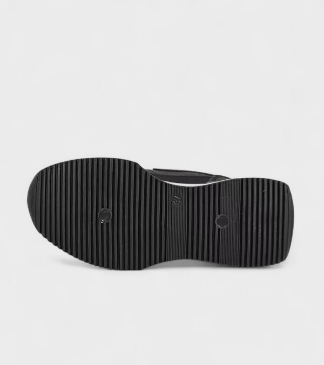 Модерни черни дамски маратонки с ефектни детайли W014250 Black