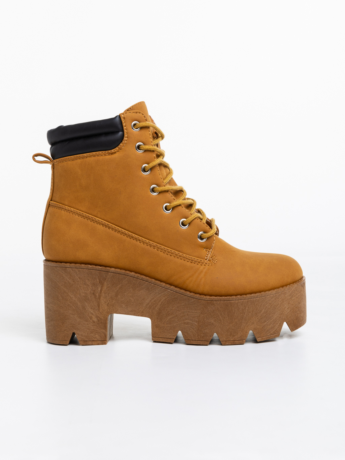 Модни дамски боти на платформа в кафяв цвят модел: HD02 Camel