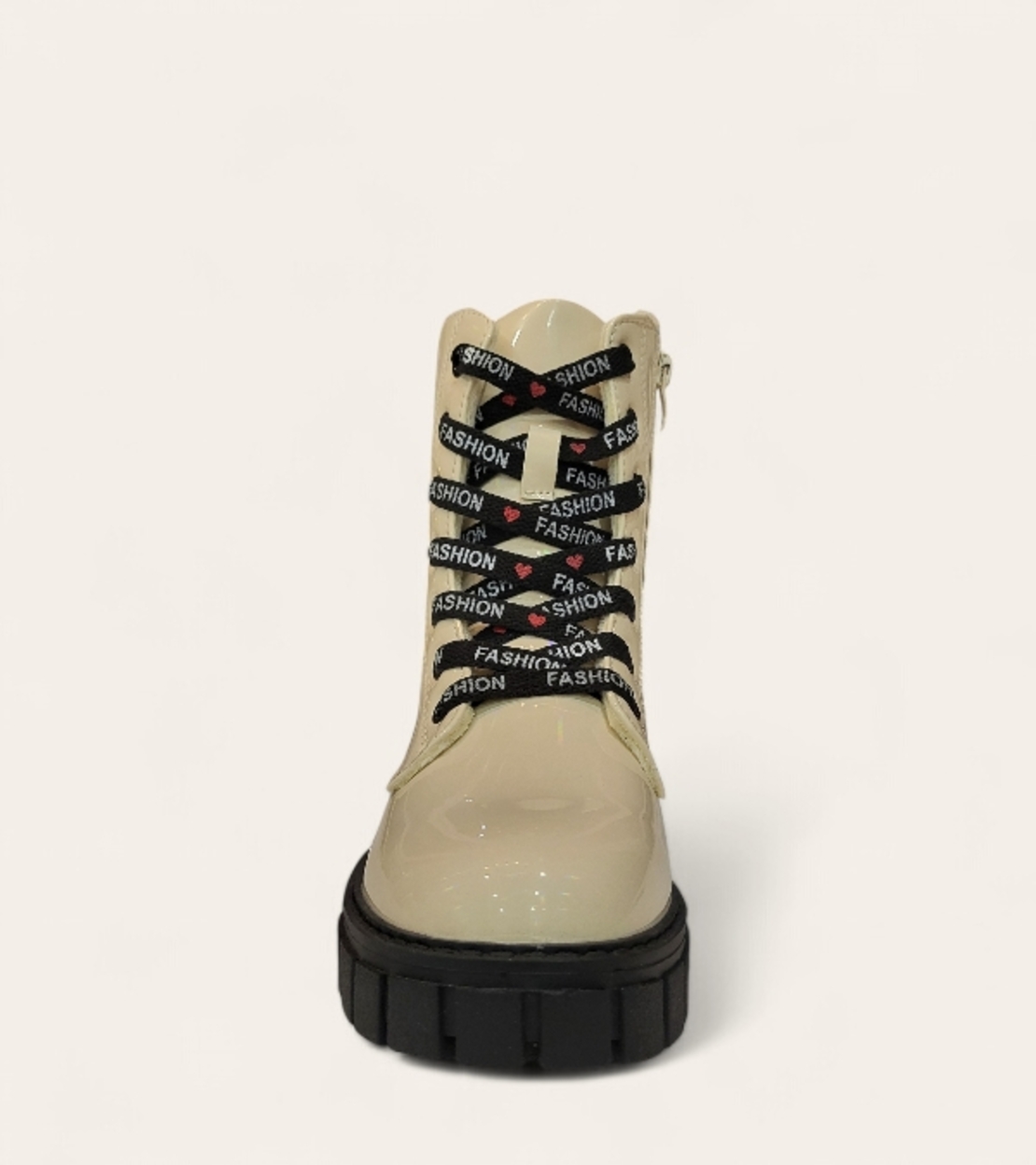 Детски боти в бежов цвят с лачено покритие W585016 beige