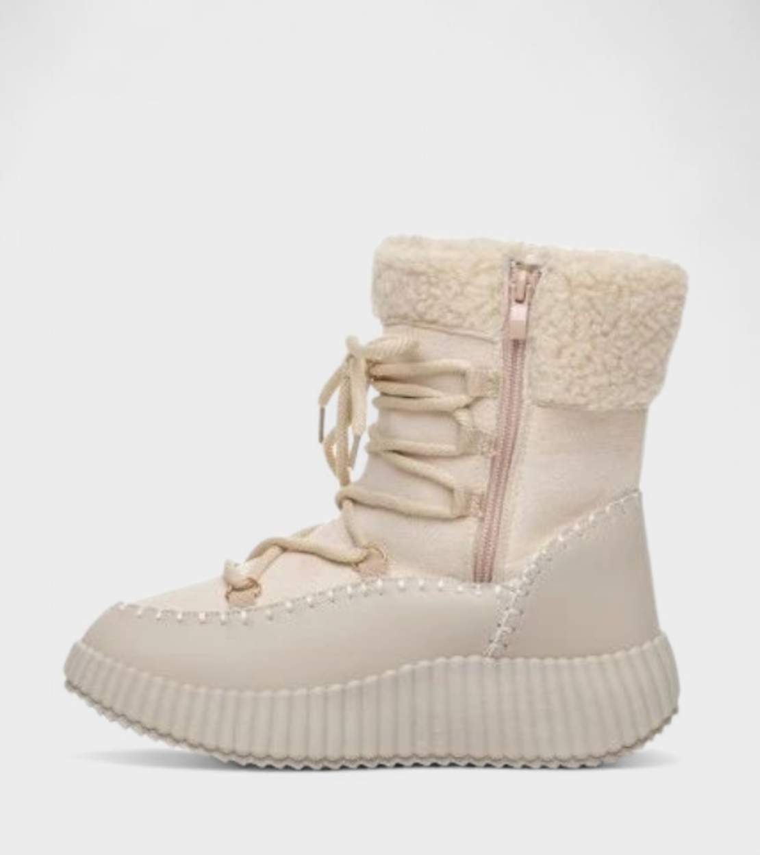 Топли дамски боти с пухкав хастар и връзки W210136 Beige