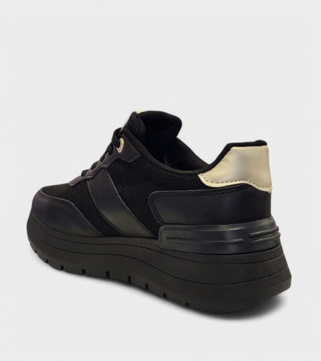 Дамски маратонки Black Luxe – Модерен стил с платформа JL05 Black
