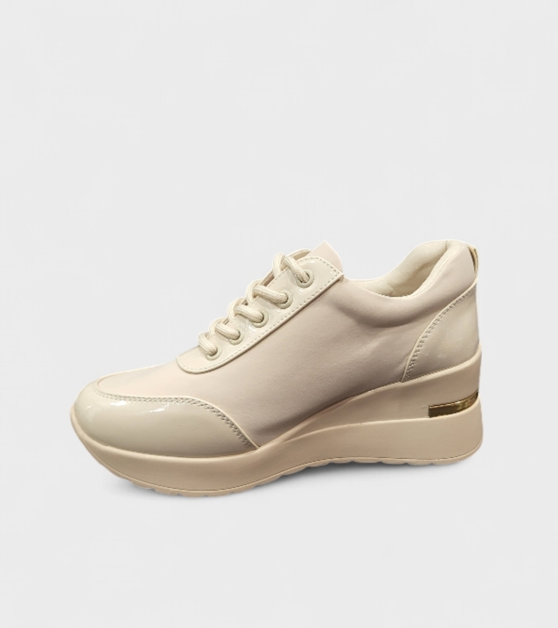 Елегантни дамски маратонки на платформа в бежов цвят А4355-2 beige