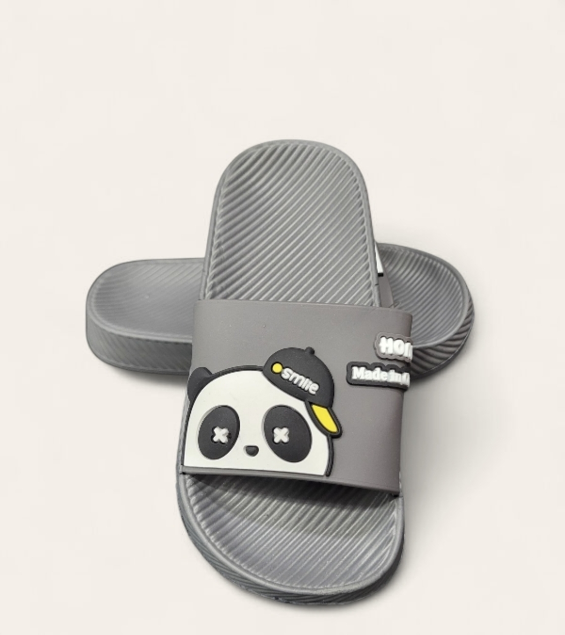 Детски гумени чехли с панда в сиво – меки и удобни за малки крачета | Smile panda grey