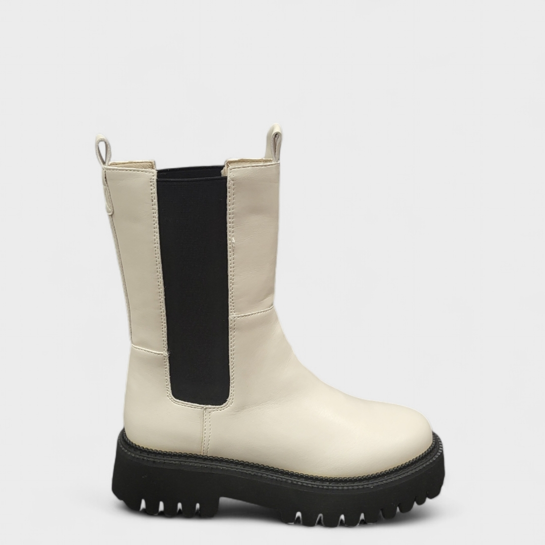 Модерни дамски боти с ластик в черен цвят модел: BT Cira beige/black