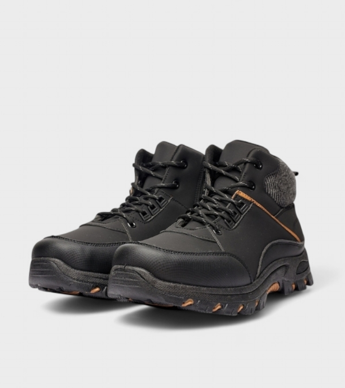 Мъжки боти подходящи и за широк крак модел: W210080 black