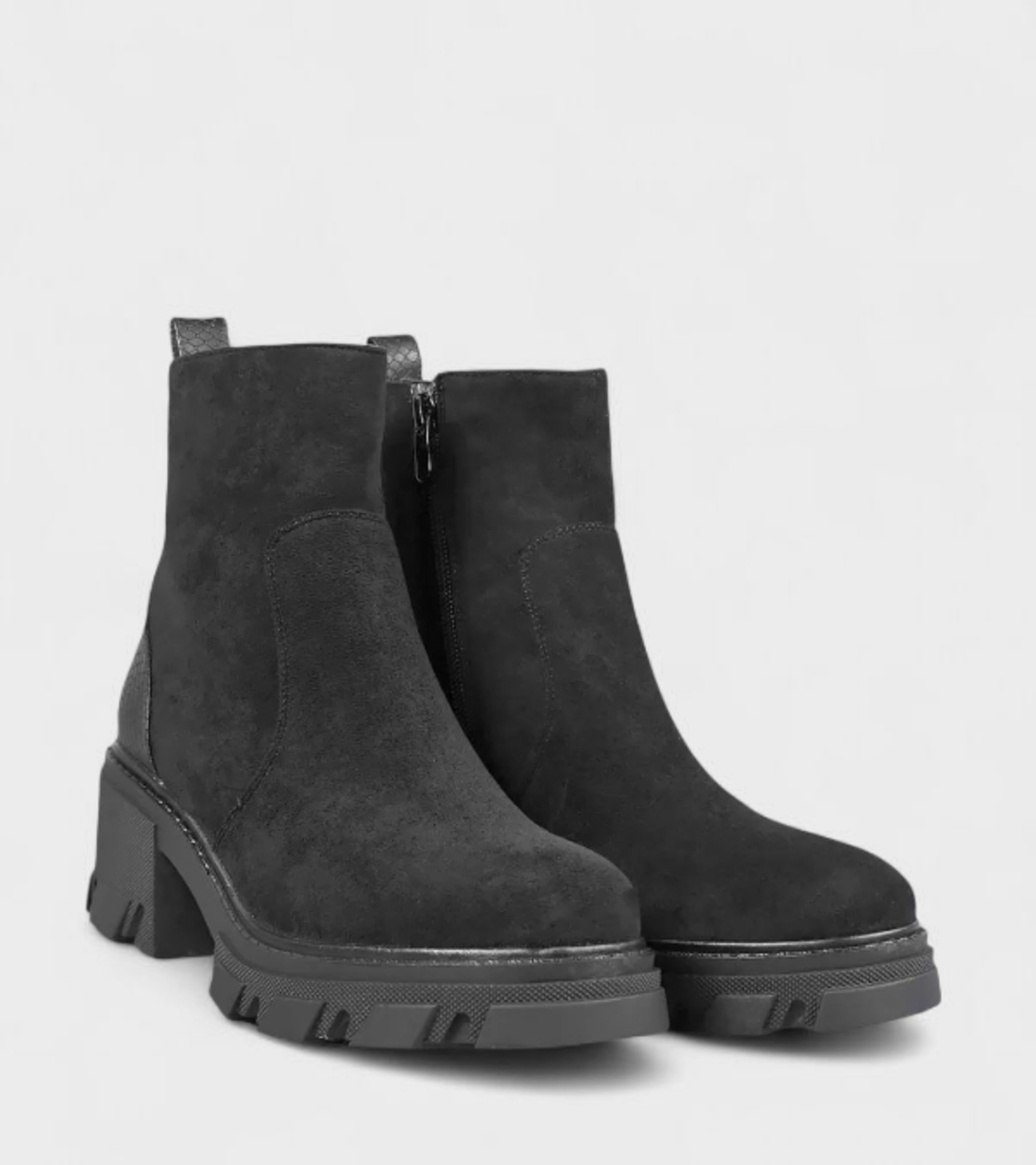 Модерни черни дамски боти с топъл хастар и грайферна подметка W851026 Black