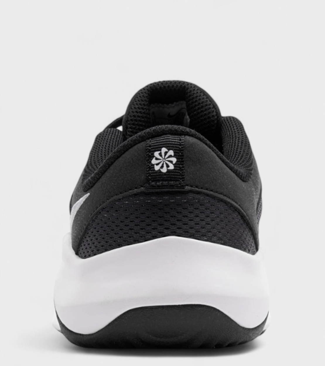 Мъжки маратонки Nike Legend Essential 3 NN black/white-iron gray